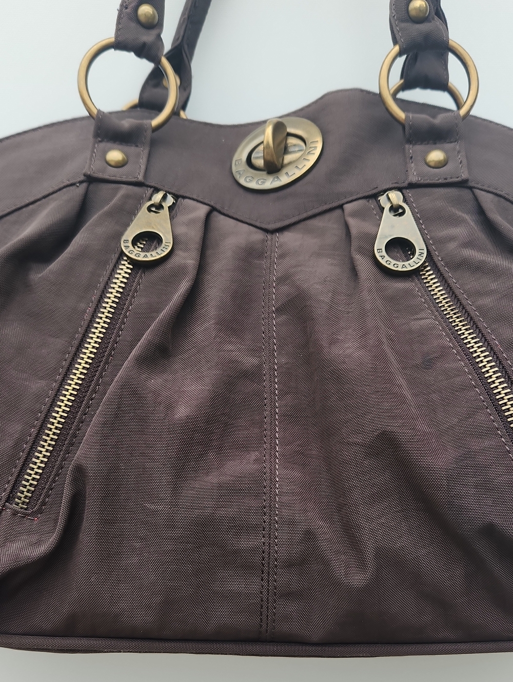 Baggallini Brown Shoulder Bag with Brass Hardware